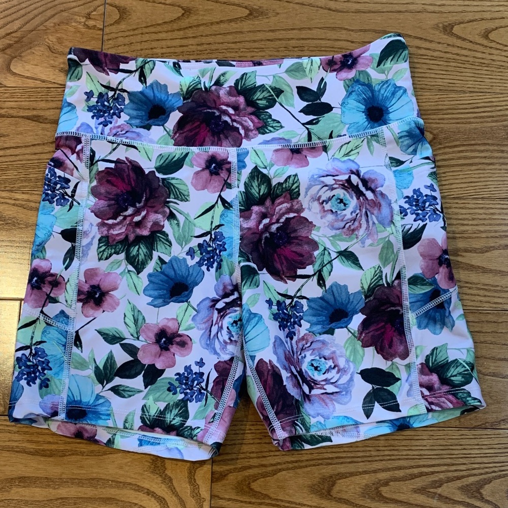 Marika XL Purple Floral High-Rise Bike Shorts with pockets